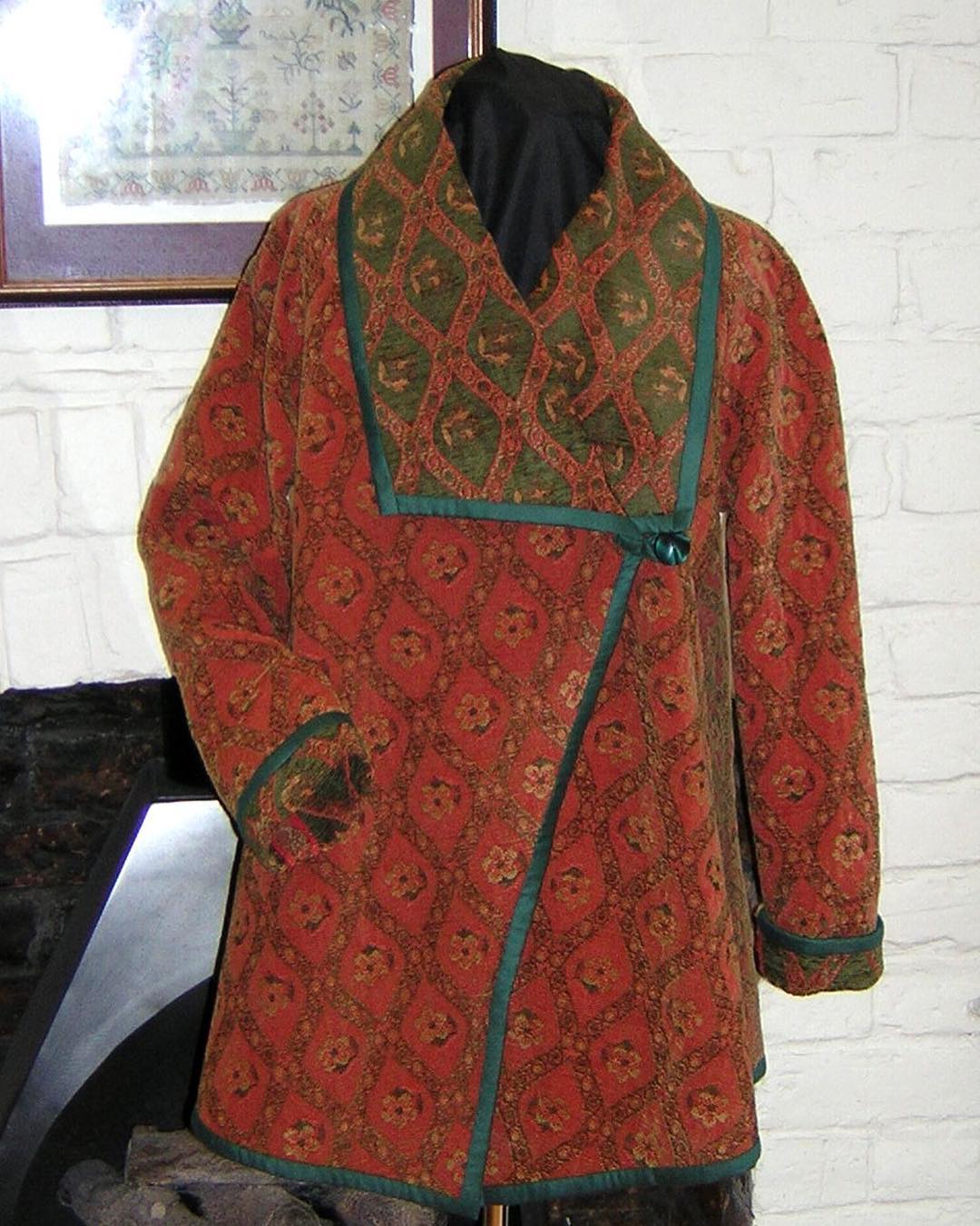 Tapestry coat made from recycled fabric