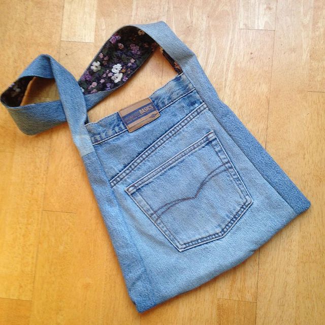 Shoulder bag made from old jeans